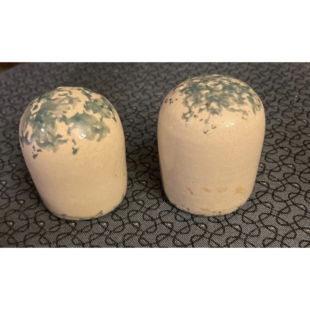 Stoneware Snowman Scene Salt and Pepper Shaker Set - Christmas Winter 2 x 3